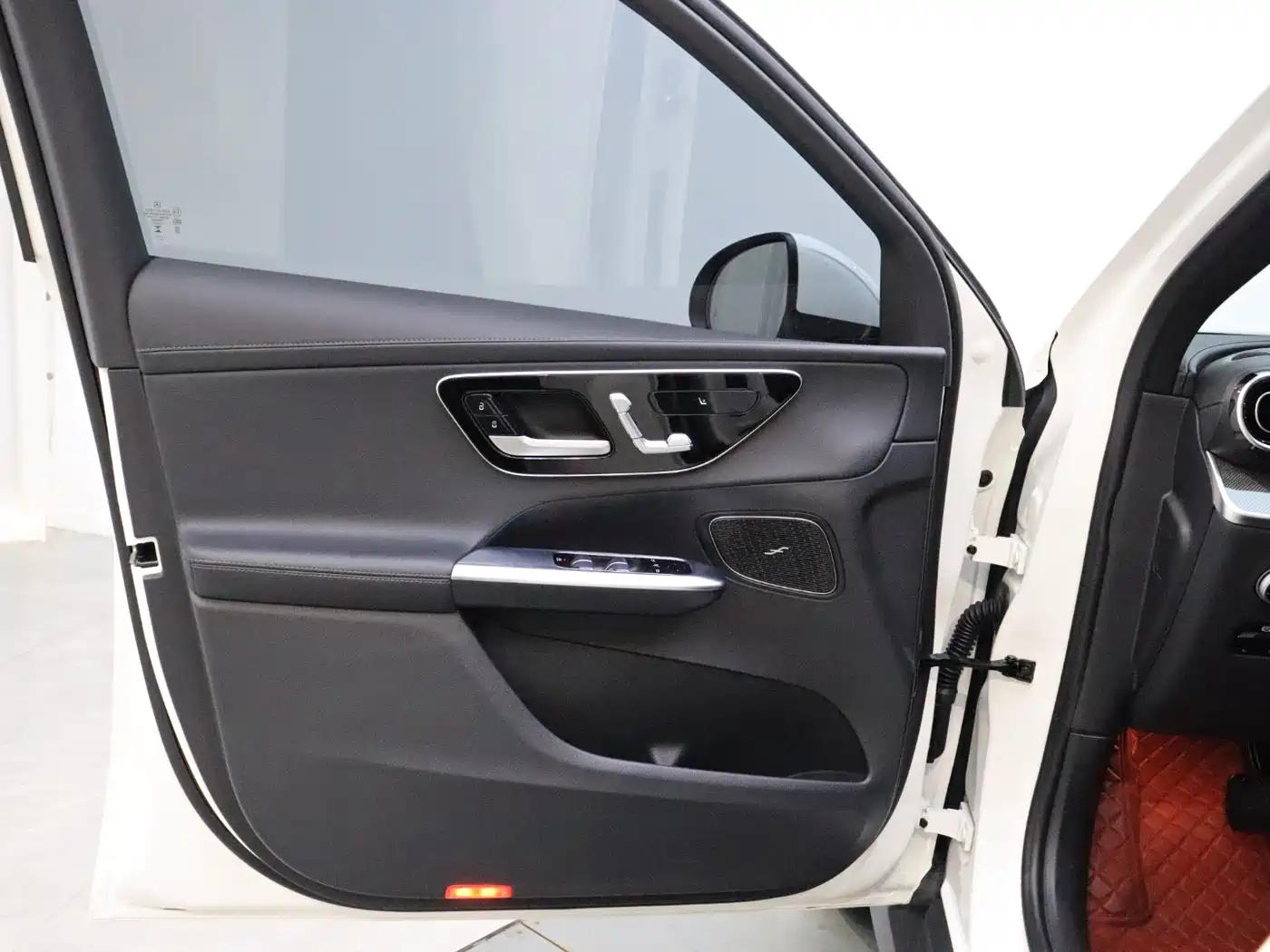 Mercedes-Benz GLC 2023 GLC 260 L 4MATIC Sport 5-seater фото 11