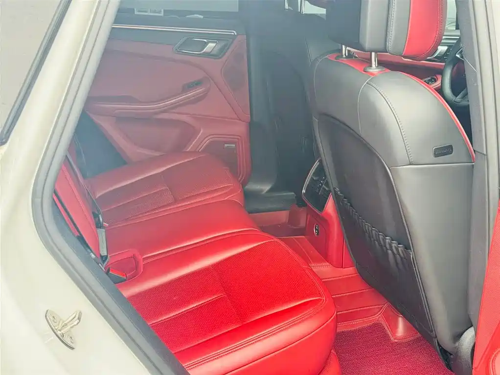 Porsche Macan 2022 Macan 2.0T фото 12