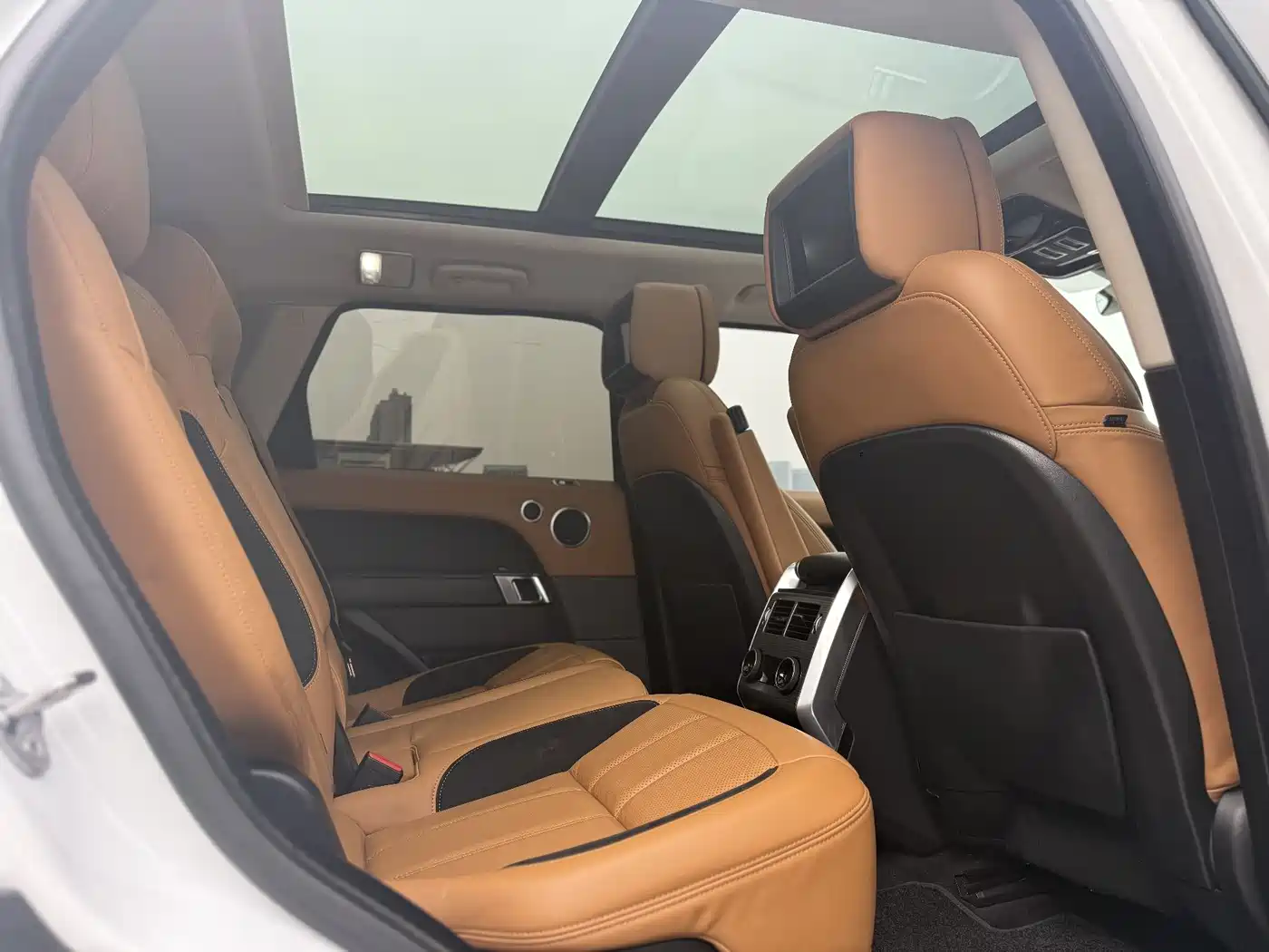 Land Rover Range Rover Sport 2022 3.0 L6 Gloss Black Edition фото 11
