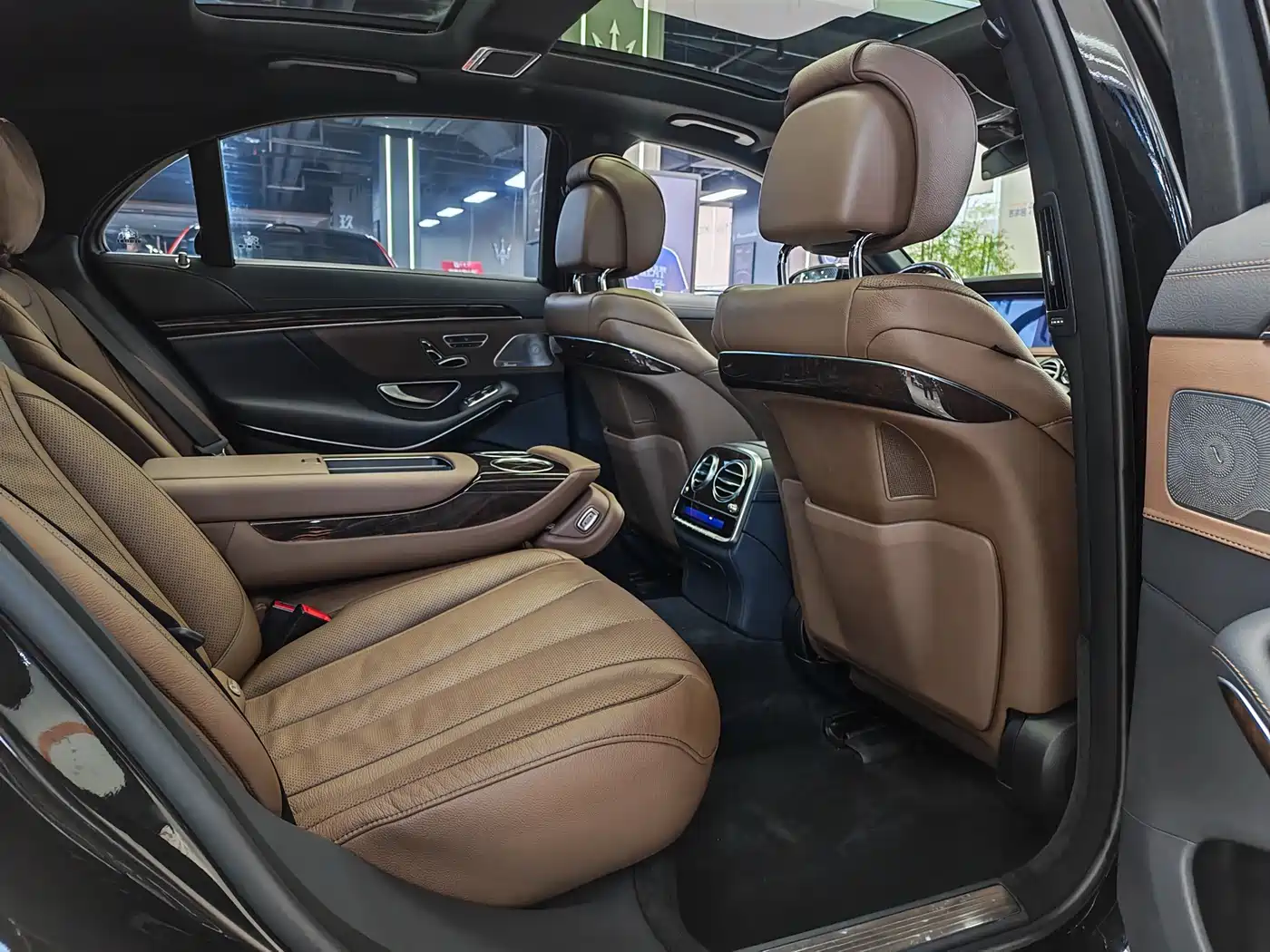 Mercedes-Benz S-Class 2020 S 350 L Premium Edition Collector's Version фото 11