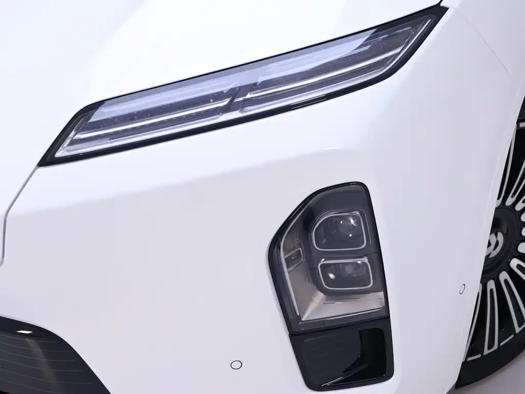Фото 4 - NIO ES8