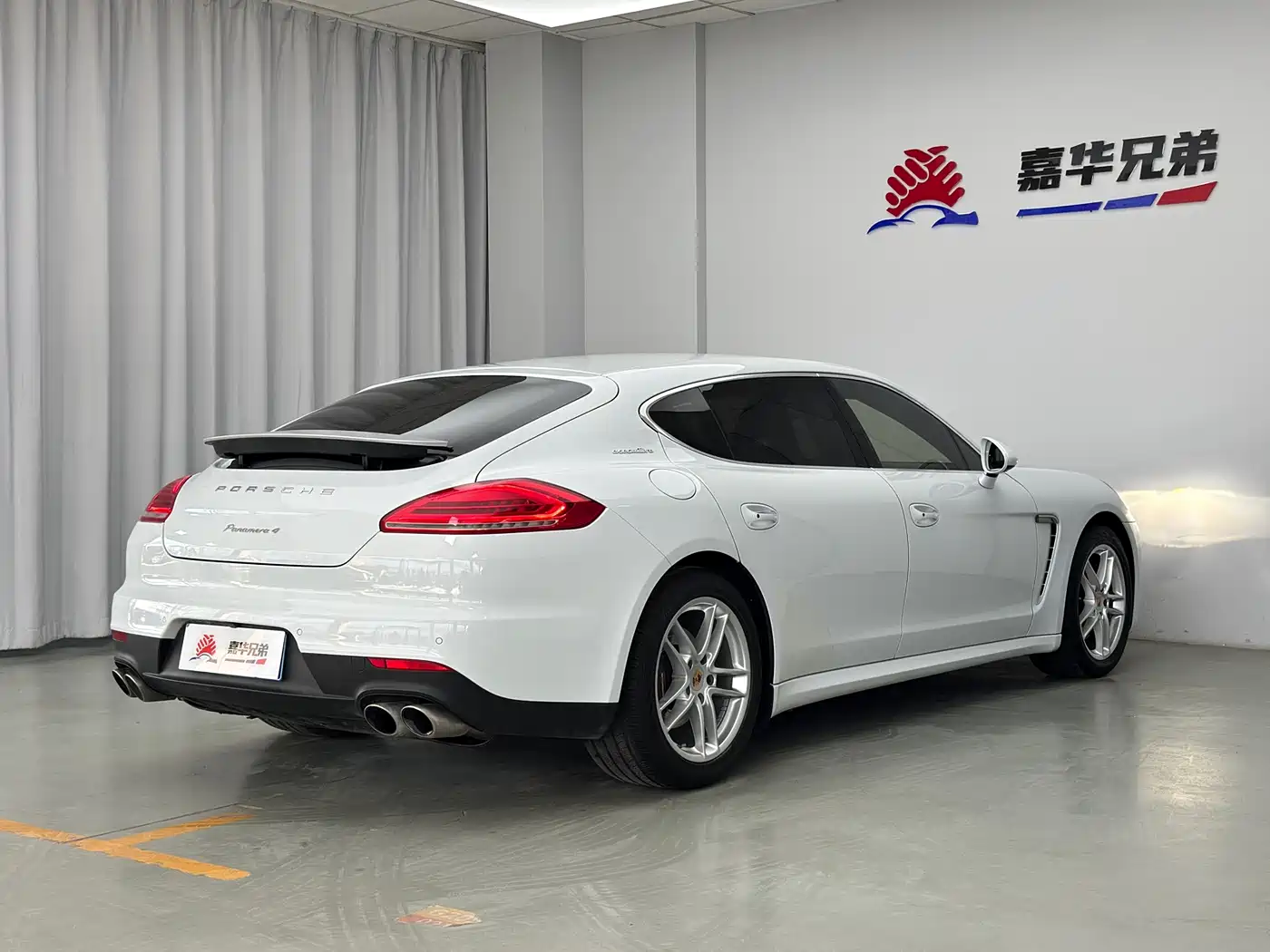 Porsche Panamera 2016 Panamera 4 Executive Edition 3.0T фото 9