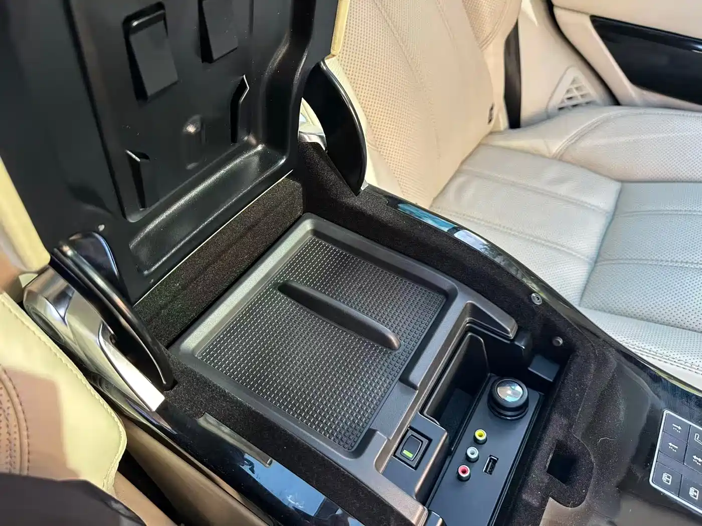 Land Rover Range Rover 2014 3.0 TDV6 Vogue фото 19