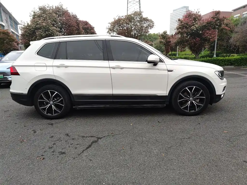 Volkswagen Tiguan L 2020 330TSI Auto 2WD Smart Luxury China VI фото 4