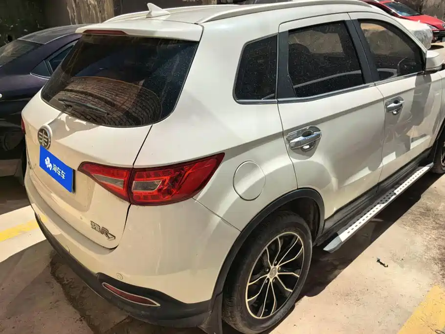 FAW Senya R7 2016 2016 1.6L Manual Premium