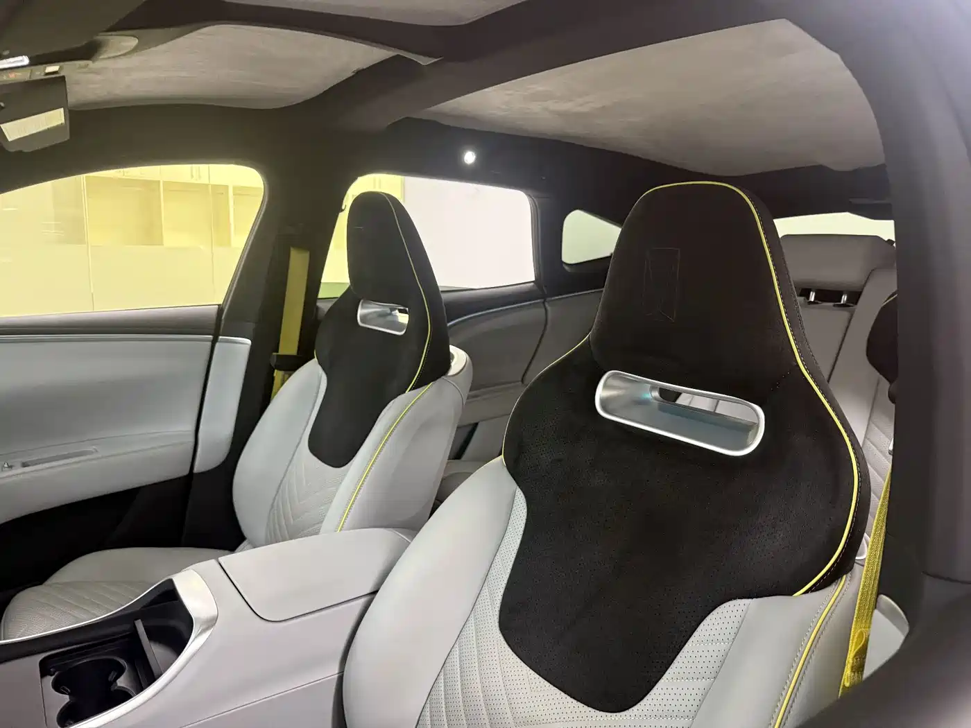 Avatr 11 2023 2022 Long Range Dual Motor Luxury Edition 5-seater