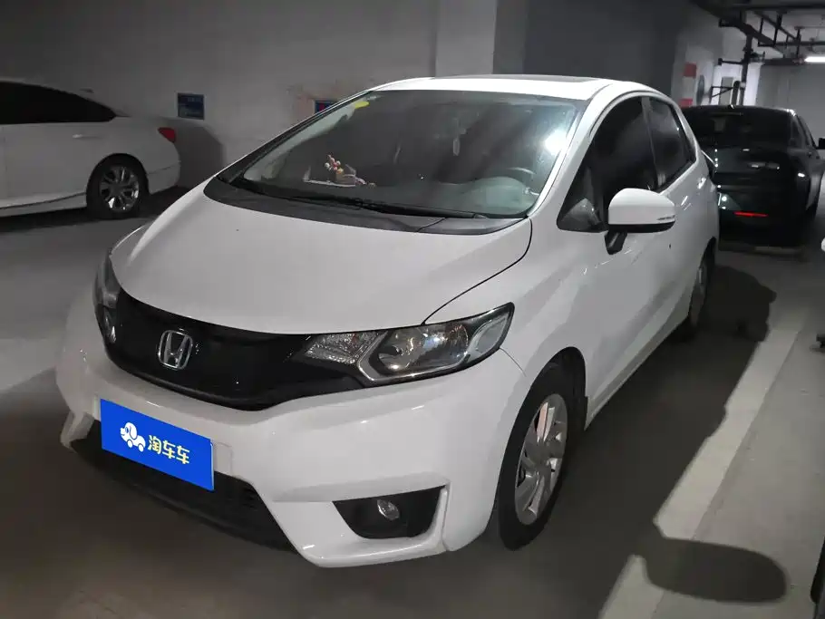 Фото 1 - Honda Fit
