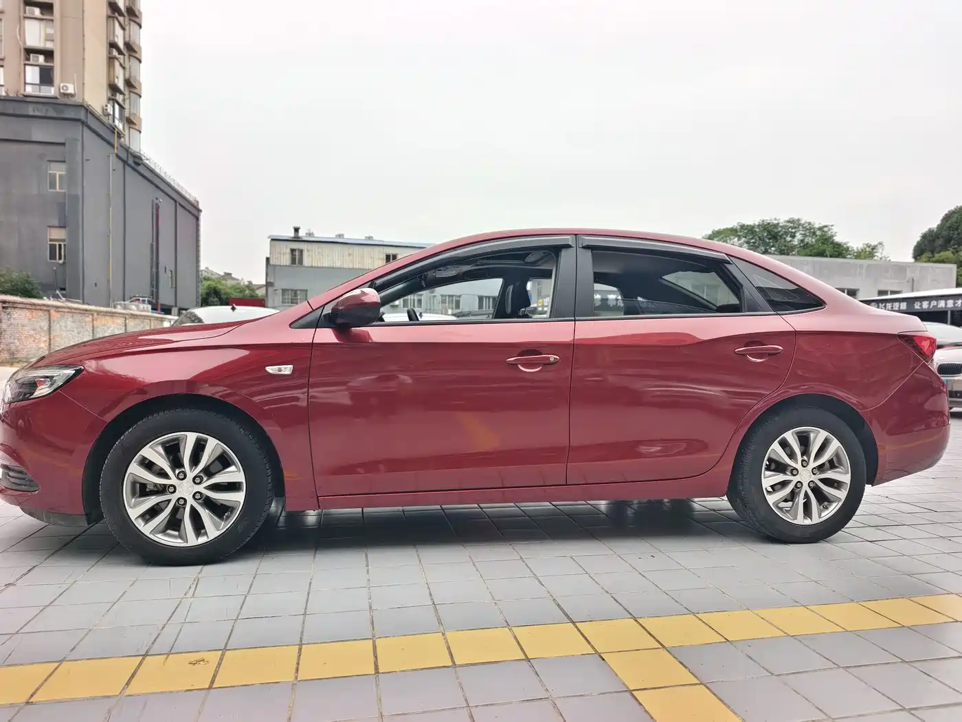 Buick Excelle 2021 1.3T Auto Mild Hybrid Elite фото 4