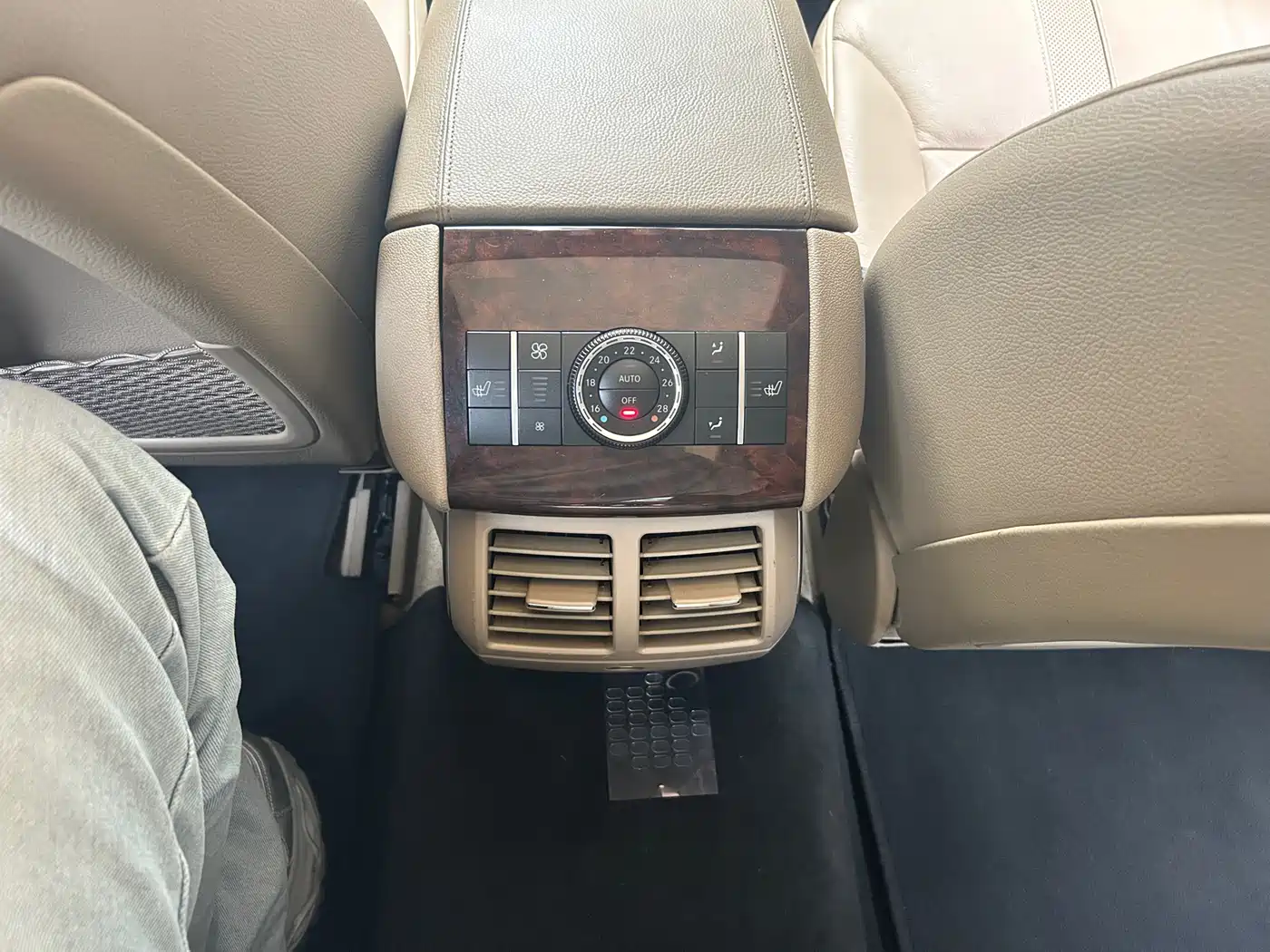 Mercedes-Benz R-Class 2011 R 350 L 4MATIC фото 18
