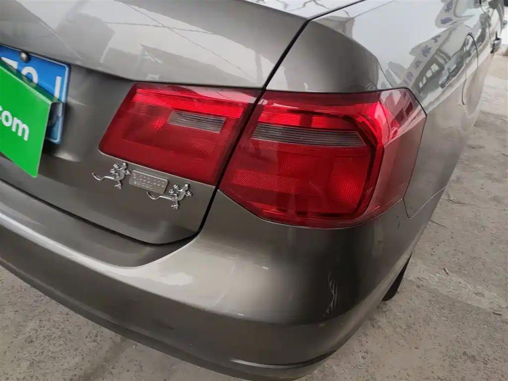 Volkswagen Jetta 2013 1.6L Automatic Comfort фото 24