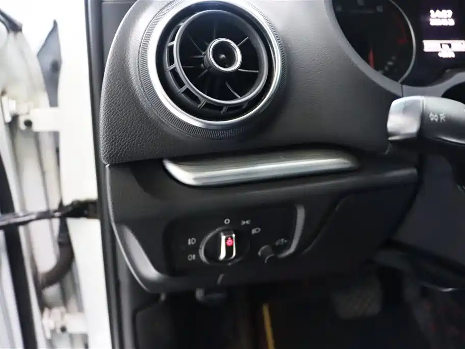 Audi A3 2014 Limousine 35 TFSI Auto Trend фото 16