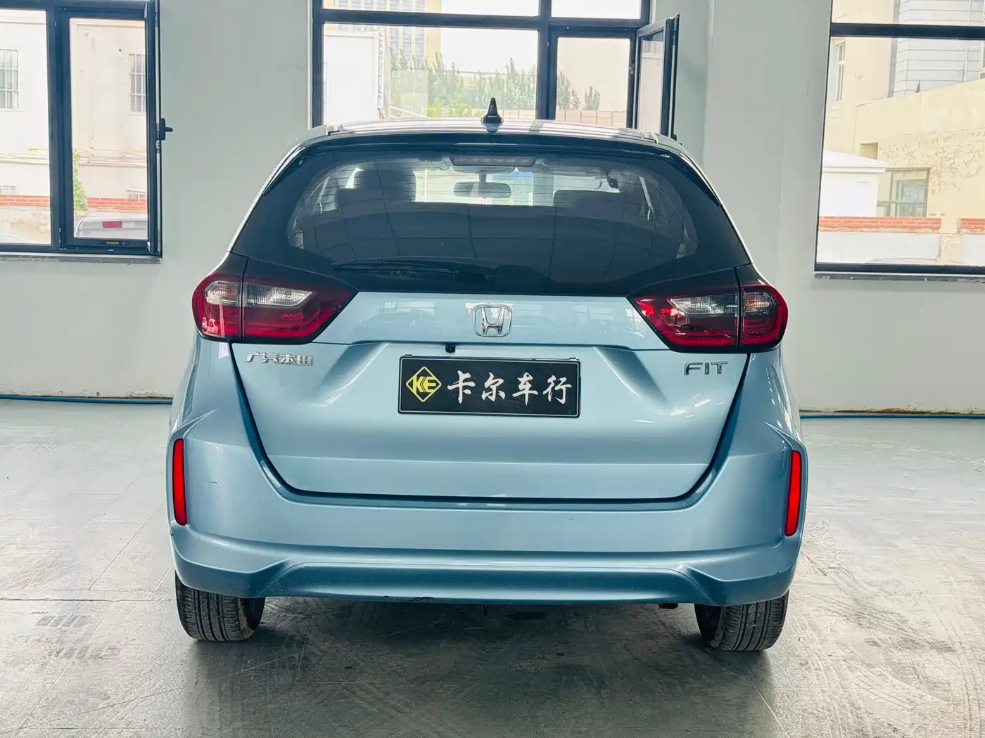 Фото 8 - Honda Fit