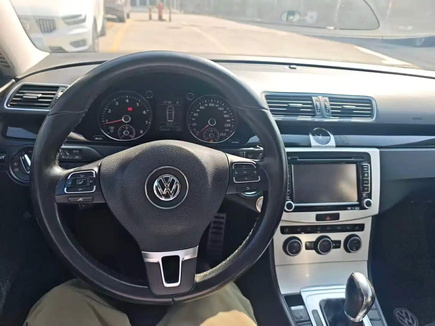 Volkswagen Magotan 2013 2.0TSI Luxury фото 10