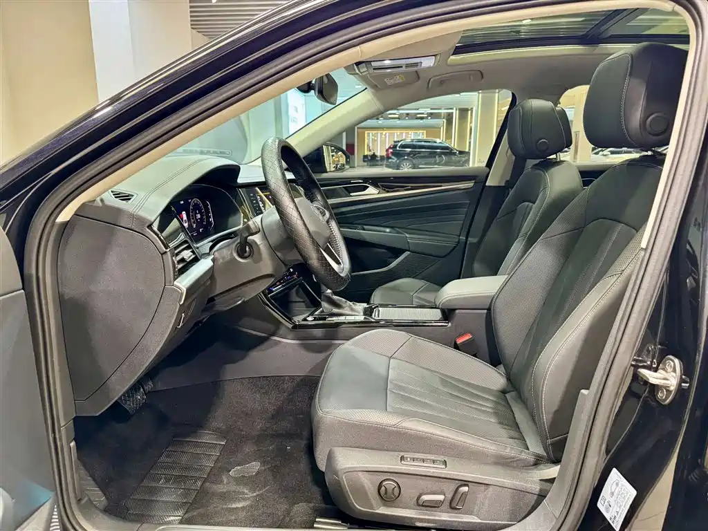 Volkswagen Passat 2025 Outstanding 330TSI Elite Edition фото 19