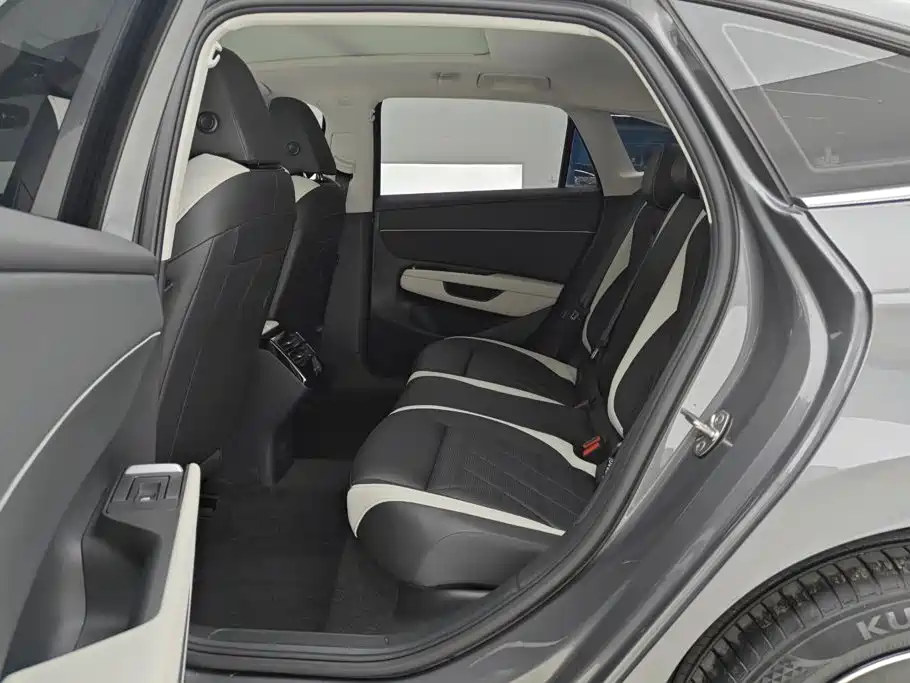 Volkswagen Sagitar, миниатюра 11