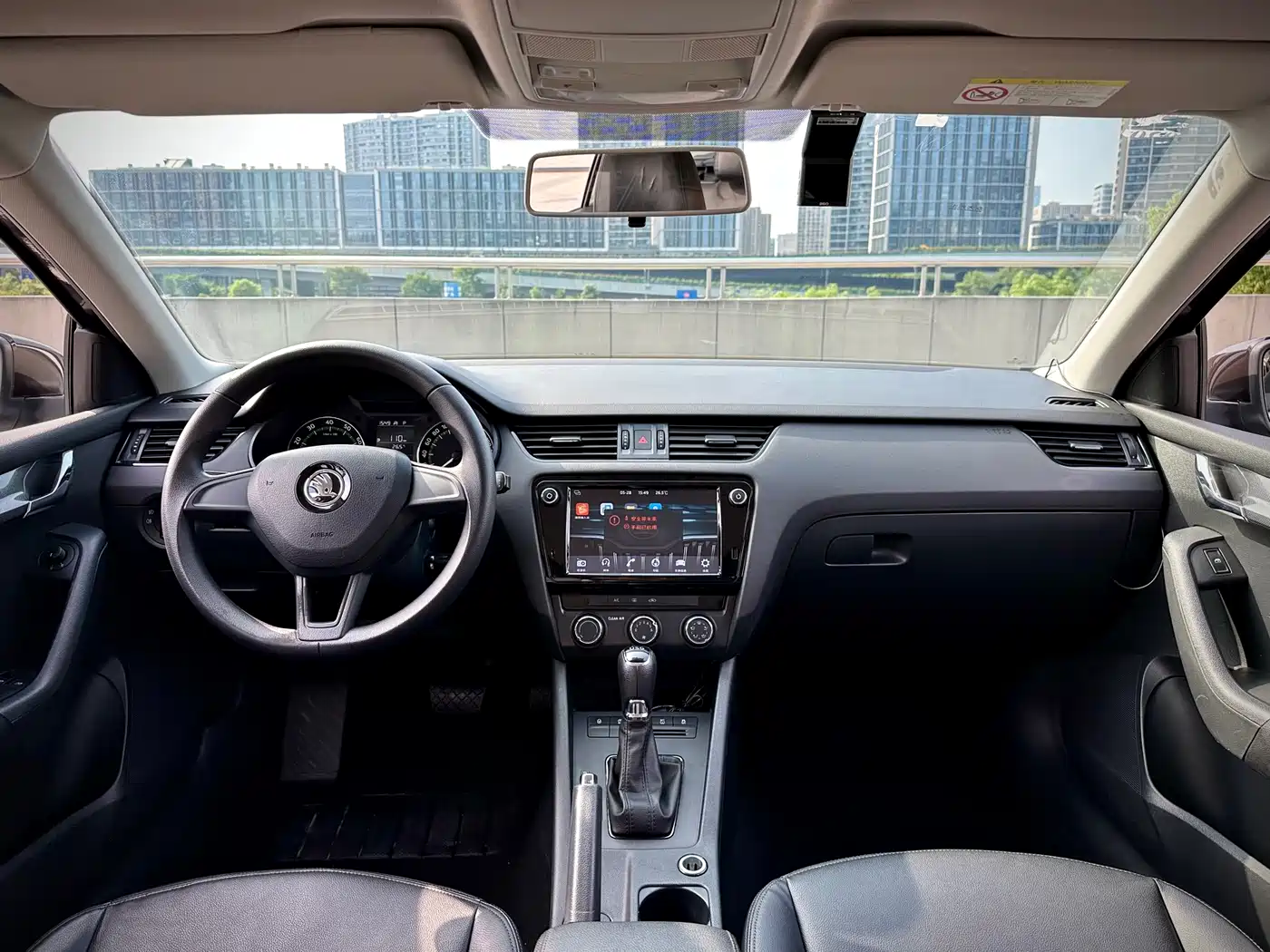 Škoda Octavia 2018 Model Wagon TSI230 DSG Comfort Edition фото 10