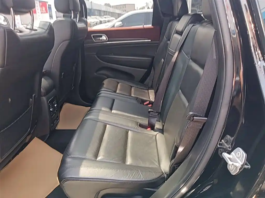 JEEP GRAND CHEROKEE (IMPORTED)