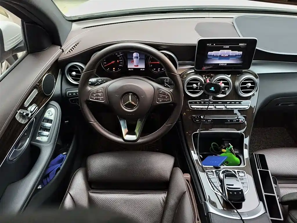 Mercedes-Benz GLC 2019 Facelift GLC 260 L 4MATIC Luxury фото 10
