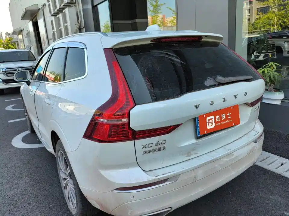 Фото 6 - Volvo XC60