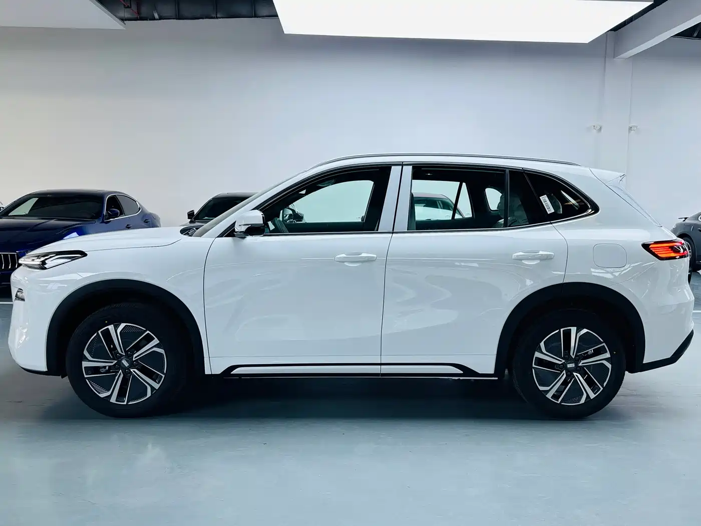 Geely Galaxy Galaxy Starship 7 EM-i 2025 Model 120km Explorer+ Edition фото 12