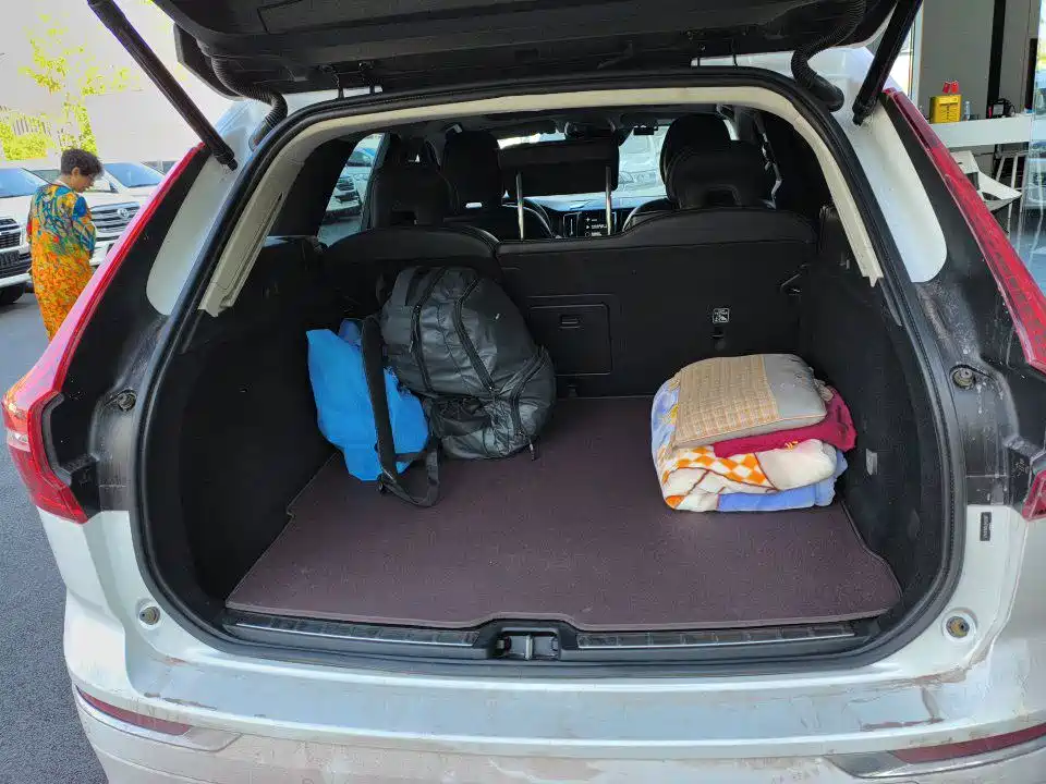 Фото 8 - Volvo XC60