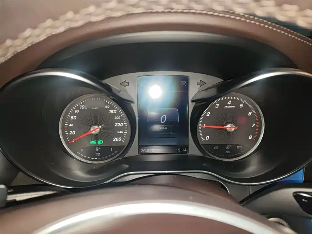 Mercedes-Benz GLC 2017 GLC 300 4MATIC Dynamic фото 4