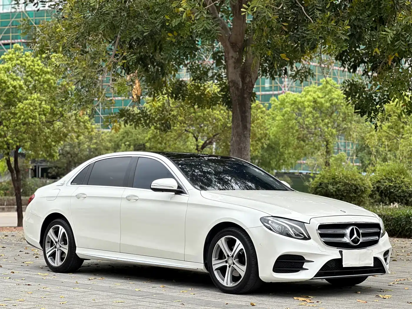Mercedes-Benz E-Class 2016 E 200 L Sport Type фото 4