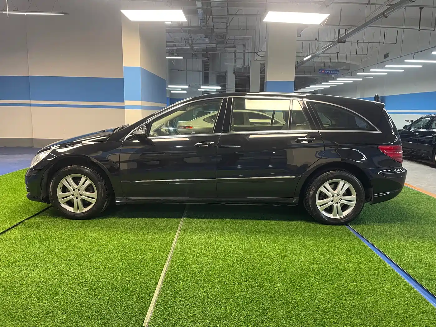 Mercedes-Benz R-Class 2010 R 350 L 4MATIC Grand Edition фото 7