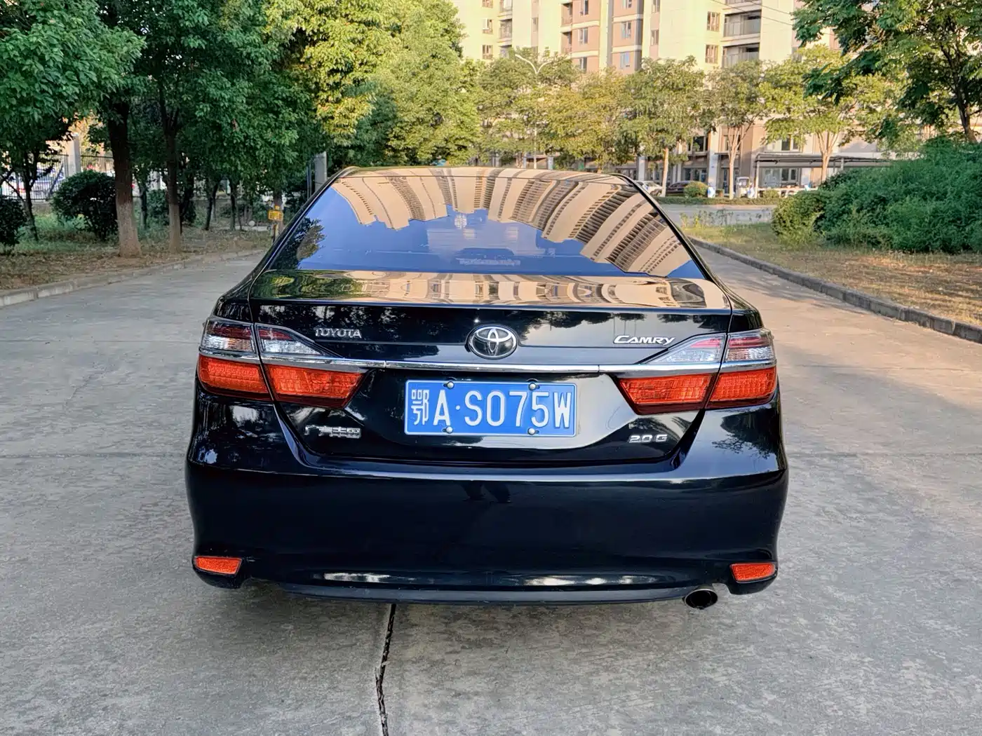 Photo 5 - Toyota Camry