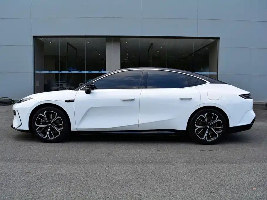 2025 Geely Galaxy Galaxy E8
