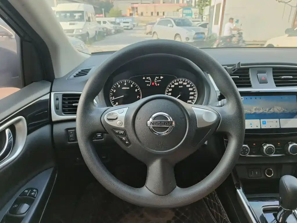Nissan SYLPHY, миниатюра 11