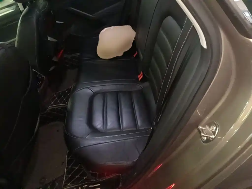Volkswagen Passat 2017 280TSI DSG Prestige фото 17