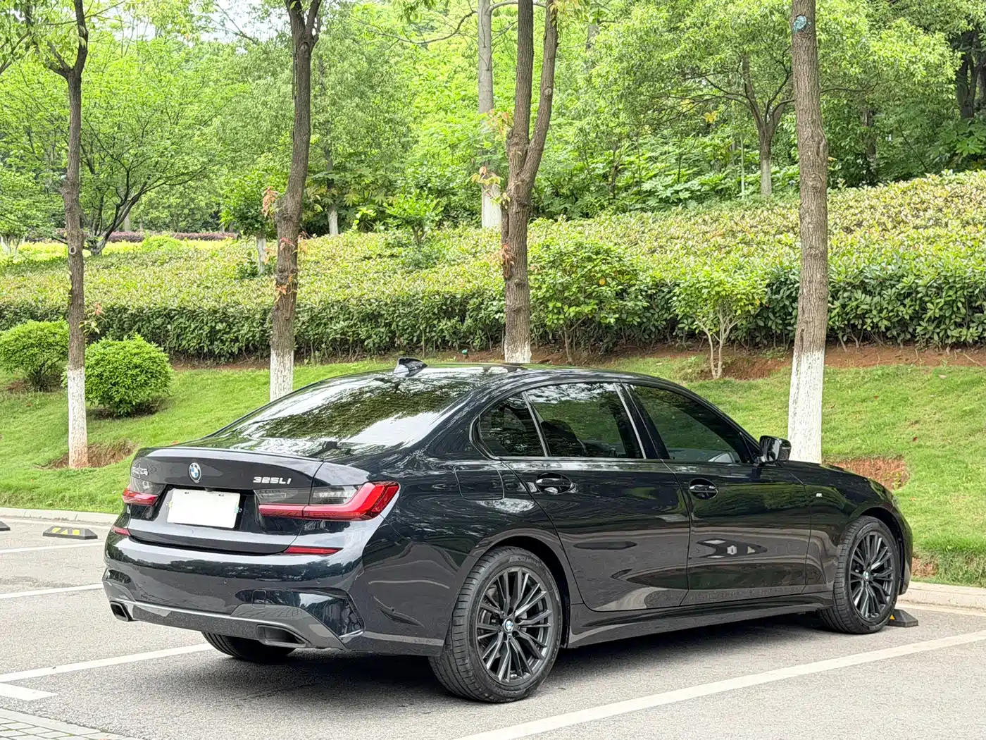 BMW 3-SERIES