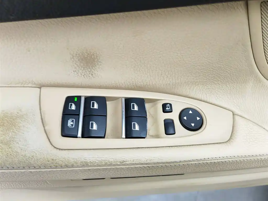 BMW 7 Series 2009 740Li Luxury фото 9