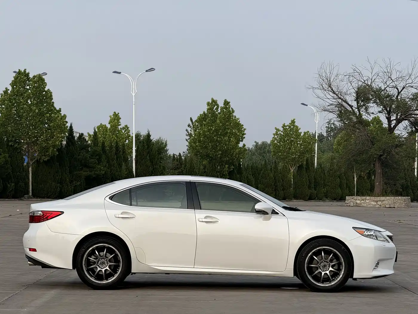Фото 8 - Lexus ES