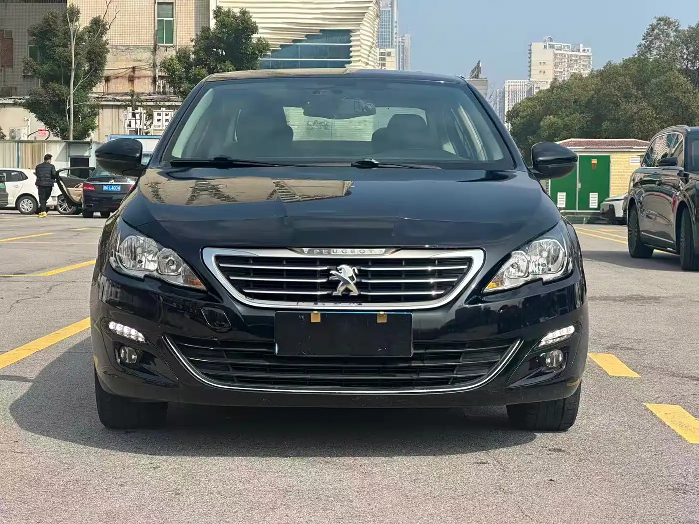 Photo 2 - Peugeot 408