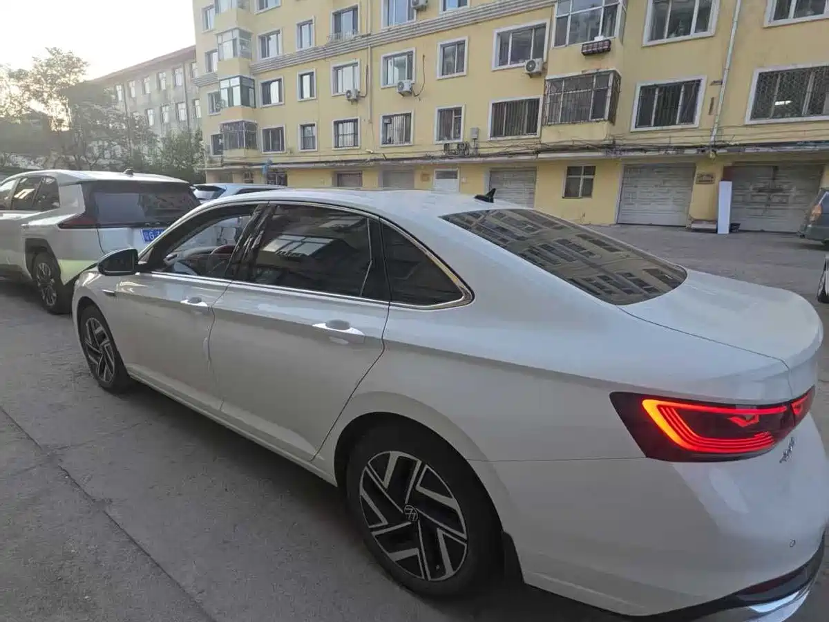 Volkswagen Sagitar 2023 280TSI DSG Surpass Plus Edition фото 10