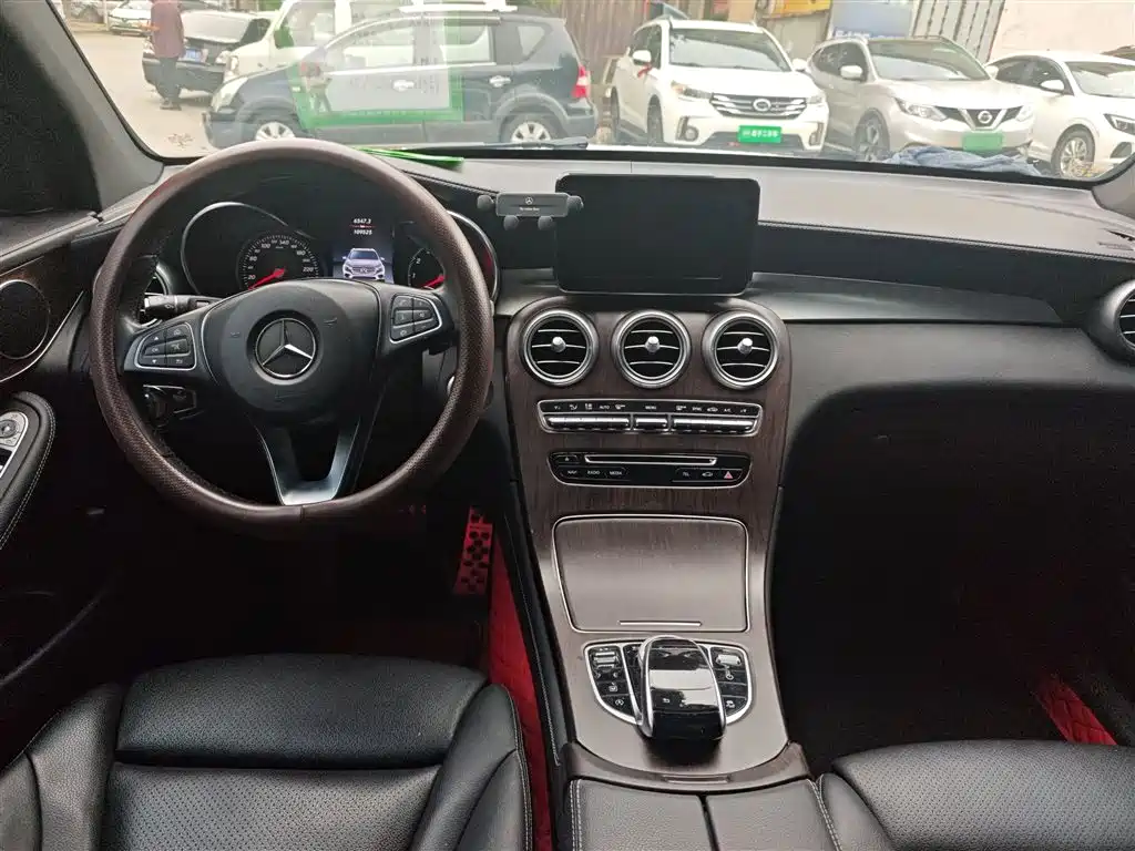 Mercedes-Benz GLC 2019 GLC 260 4MATIC Luxury фото 5