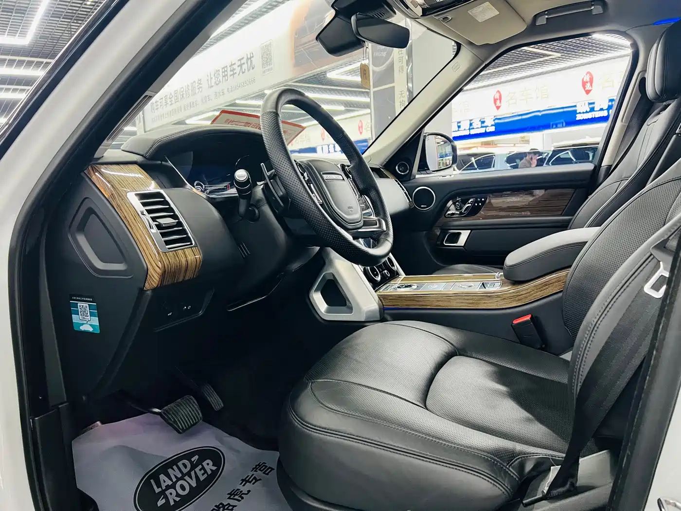 Land Rover Range Rover 2019 3.0 SC V6 Heritage Extended Edition фото 3