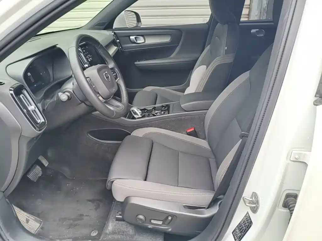 صورة 15 - Volvo XC40
