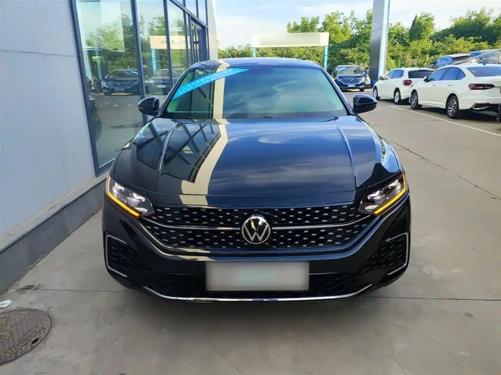 Volkswagen Passat 2025 Outstanding 380TSI Starlight Dragon Soaring Edition фото 3