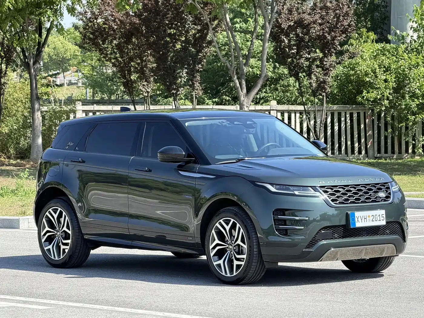 Land Rover Range Rover Evoque 2022 Range Rover Evoque L 249PS R-Dynamic Luxury Edition фото 3