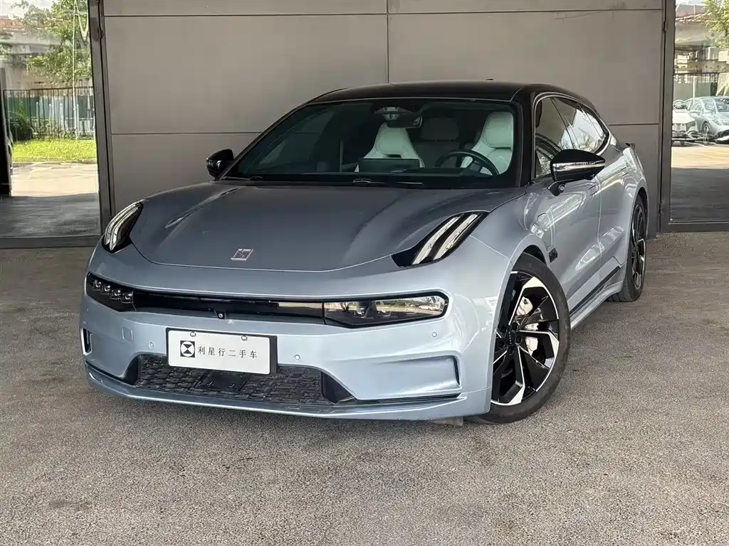 ZEEKR 001