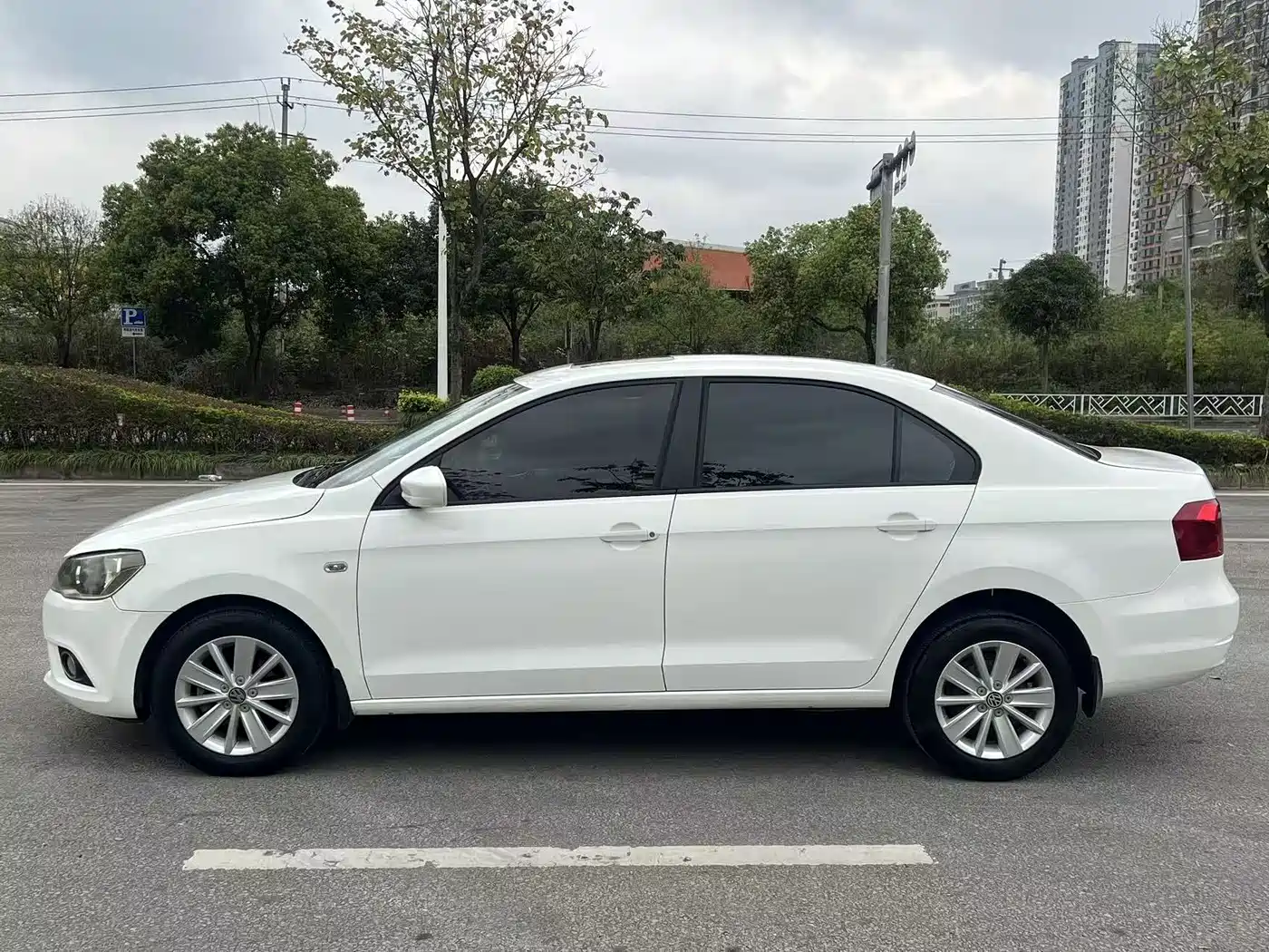 Volkswagen Jetta 2015 1.6L Manual Comfort фото 4