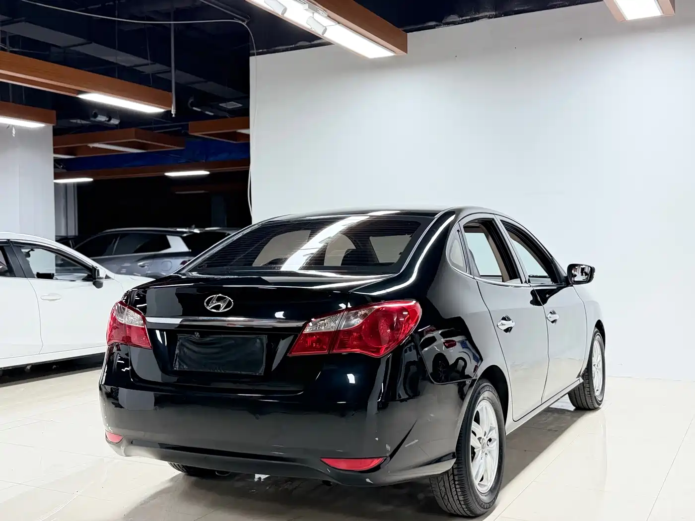 Hyundai Elantra 2011 1.6L Automatic Luxury фото 6