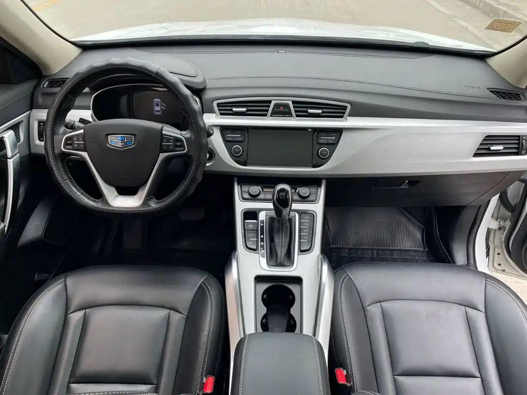 Фото 8 - Geely Boyue