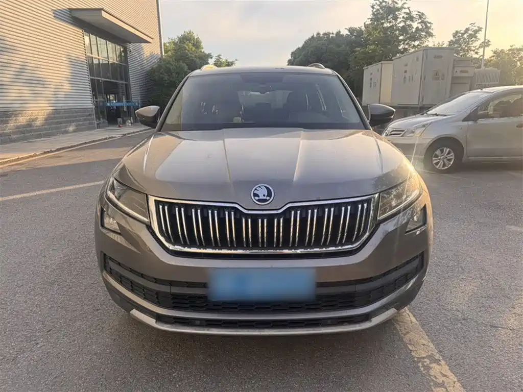 Škoda Kodiaq 2018 Facelift TSI330 7-seat 2WD Premium Luxury Edition фото 25