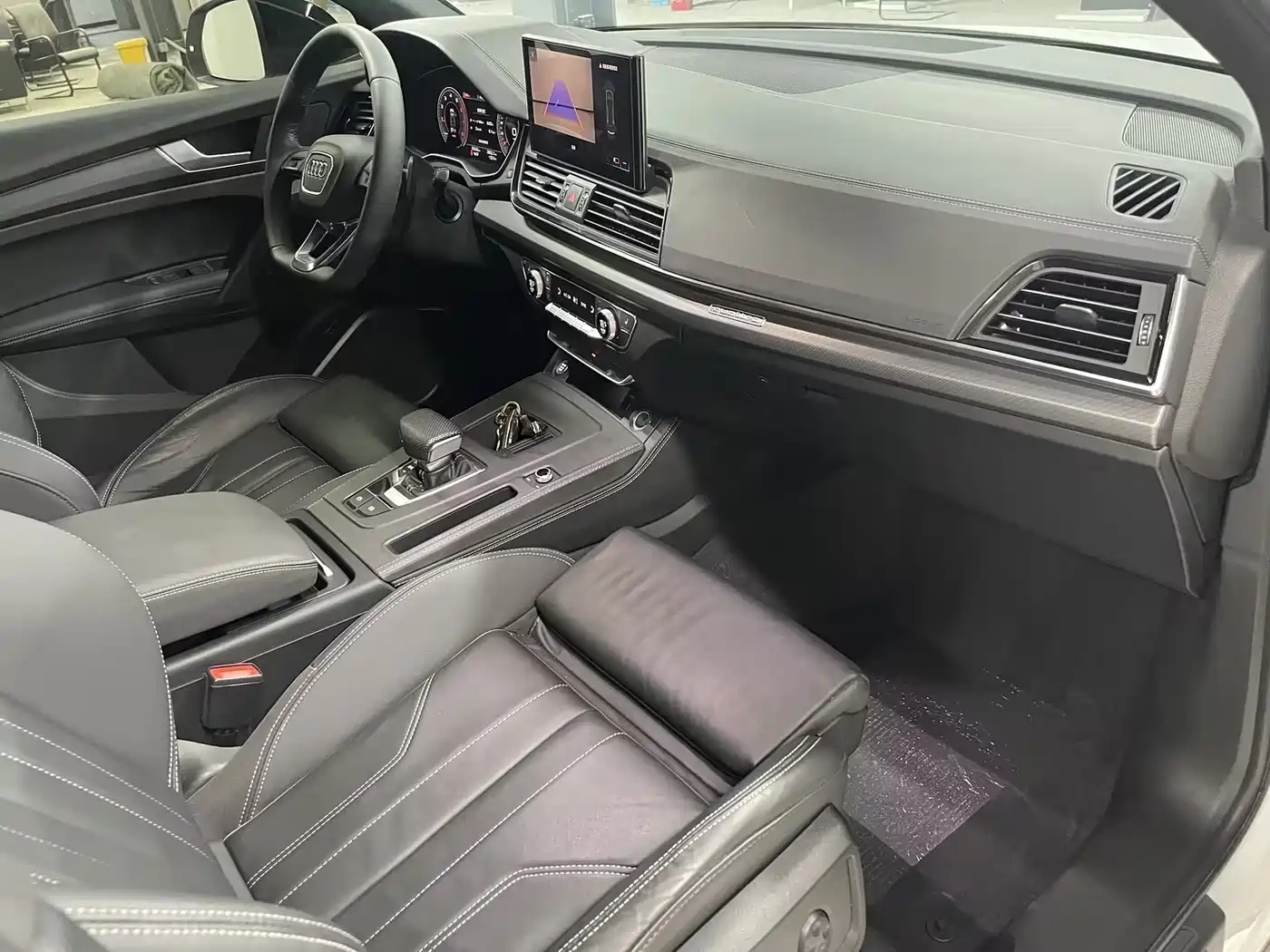 Audi Q5L 2024 Model 40 TFSI Luxury Dynamic фото 12