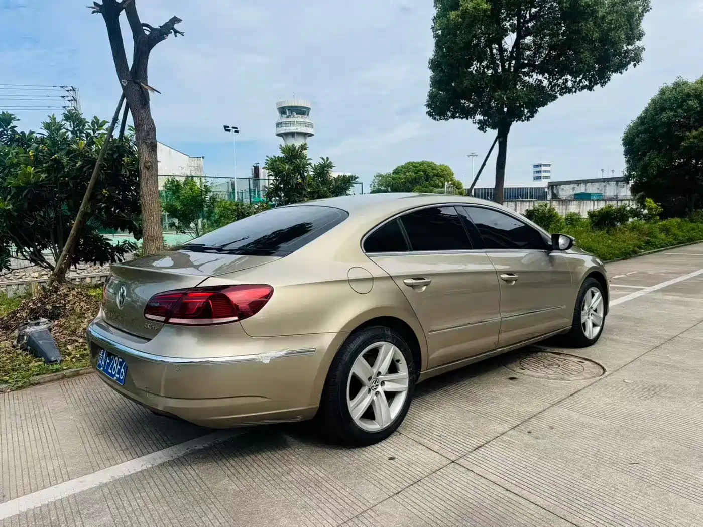 Volkswagen FAW-Volkswagen CC 2015 1.8TSI Premium фото 6