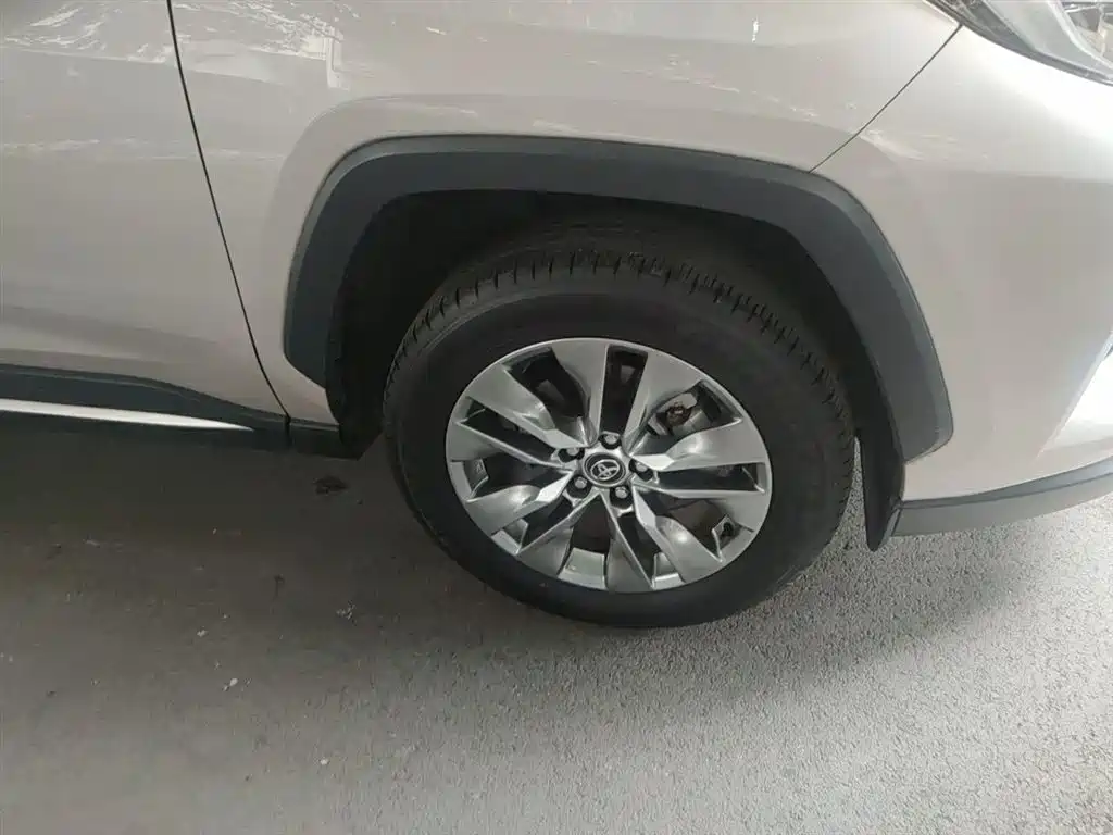 Toyota Wildlander 2023 2.0L CVT FWD Urban фото 26